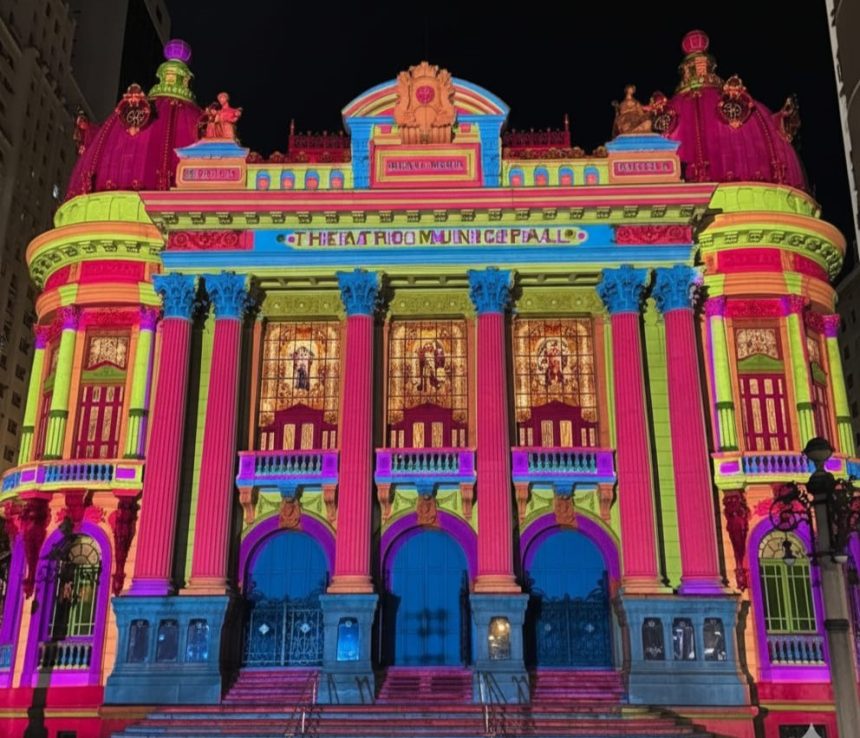 Theatro Municipal terá fachada imersiva e vila natalina no boulevard lateral