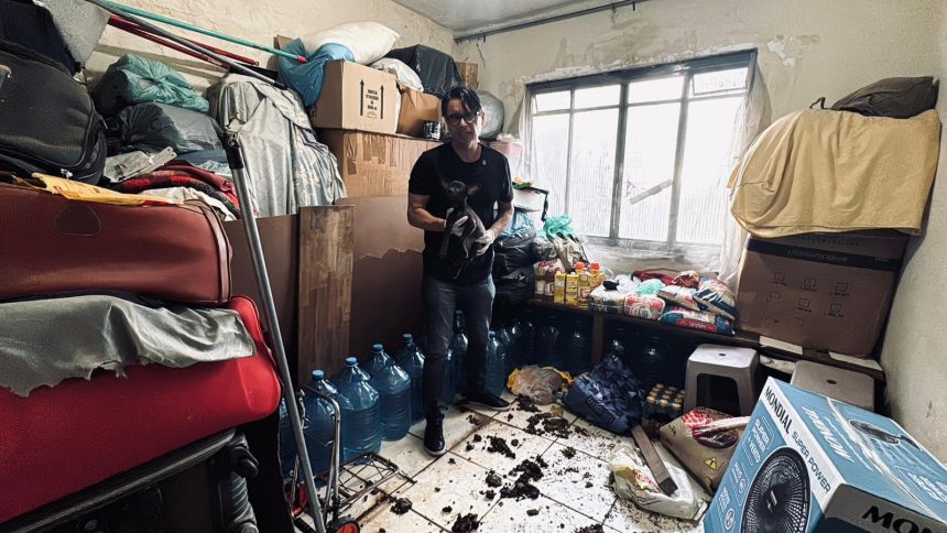 Prefeitura resgata 17 cães em condições de maus-tratos em Senador Camará; tutora é presa em flagrante