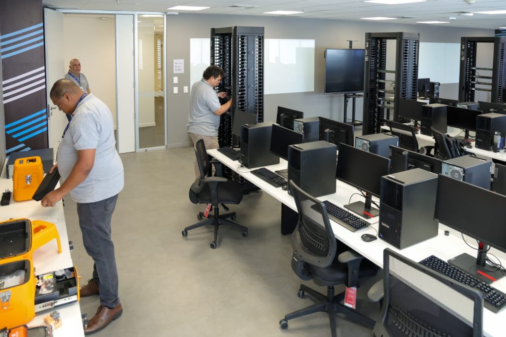 Espaço conta com mais de 20 cursos