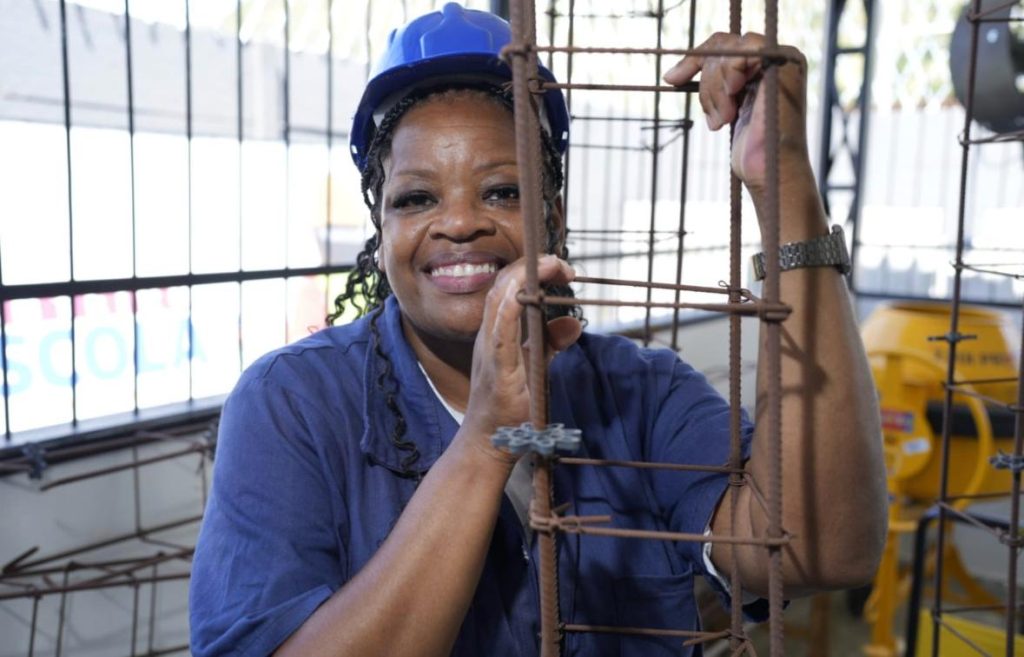 Mulheres carpinteiras e pedreiras vão trabalhar nas obras da nova Serra das Araras 62 WhatsApp Image 2025 12 17 at 18.41.34