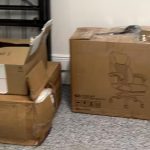 Caixas fechadas mostradas por Rebeca Ramagem em postagem nas redes sociais: doações de um "anjo", segundo a mulher do deputado foragido