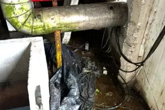 Fábrica de gelo interditada em Campo Grande apresentou falta de higiene em suas instalações