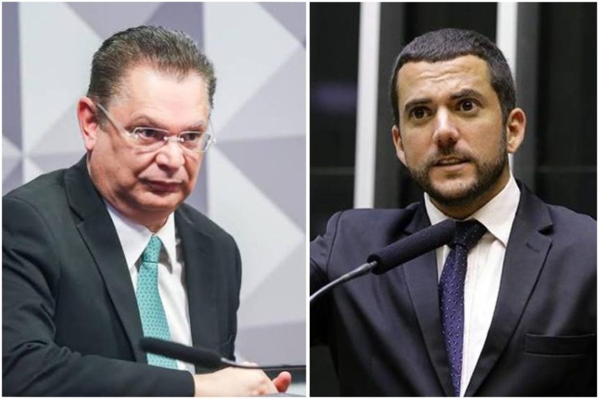 Os deputados Sóstenes Cavalcante e Carlos Jordy são alvos de busca e apreensão em investigação da Polícia Federal sobre desvios de recursos de cotas parlamentares