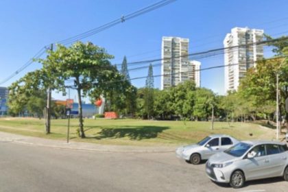 O terreno da Avenida das Américas, na Barra da Tijuca, que a Prefeitura do Rio vendeu em leilão por R$ 33,5 milhões