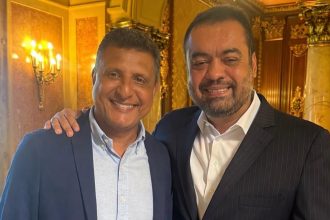 Dr.Flávio com o governador Cláudio Castro: exoneração, a pedido, para assumir vaga na Câmara dos Deputados