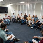 Deputado Cláudio Caiado, vereador Carlo Caiado e representantes da Rio+Saneamento dse reuniram nesta segunda (29)