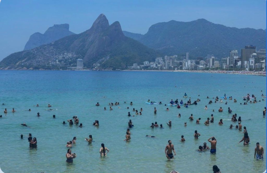 Inspiração para viver no Rio 40°C: trilha sonora para celebrar a cidade ajuda a enfrentar calor extremo que desafia espírito rueiro do carioca 62 WhatsApp Image 2025 12 30 at 09.57.09