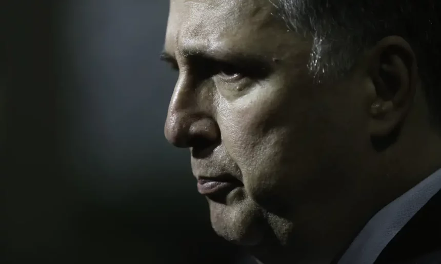 Garotinho presta depoimento em oitiva marcada para 14h