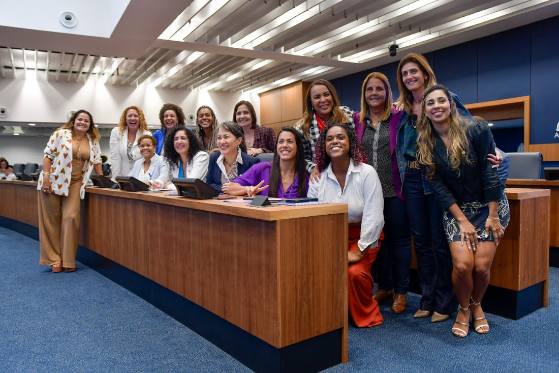 Parte das deputadas da 13ª legislatura da Alerj. Mesmo com aumento histórico, mulheres ainda são minoria no parlamento fluminense.
