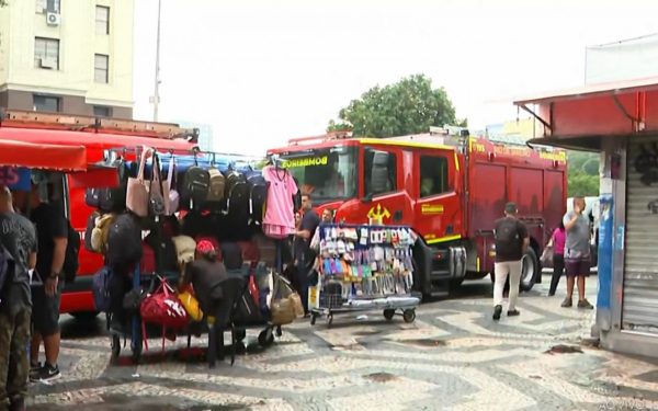 Bombeiros foram acionados à Central do Brasil e, mais tarde, voltaram após outro curto-circuito