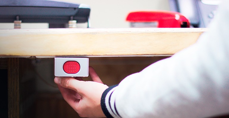 Dispositivo instalado em unidades de saúde vai acionar polícia e circuito interno de segurança