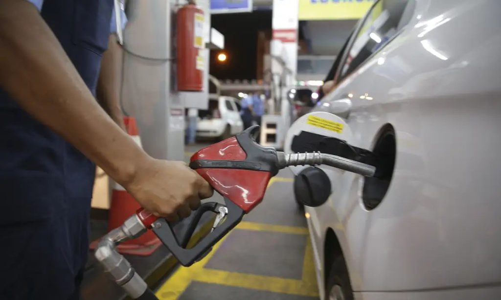Vereadora propõe que postos de gasolina tenham cadeiras de rodas para PCDs