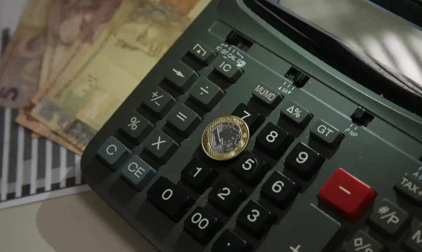 Norma cria regras para evitar endividamento de servidores com juros e ofertas de crédito