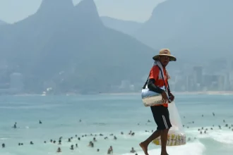 A atividade dos ambulantes estará liberada a partir das 7h do dia 31 e poderá seguir sem interrupção durante a madrugada da virada