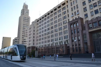 Embarque e desembarque de passageiros de VLT no ponto estava suspenso desde junho