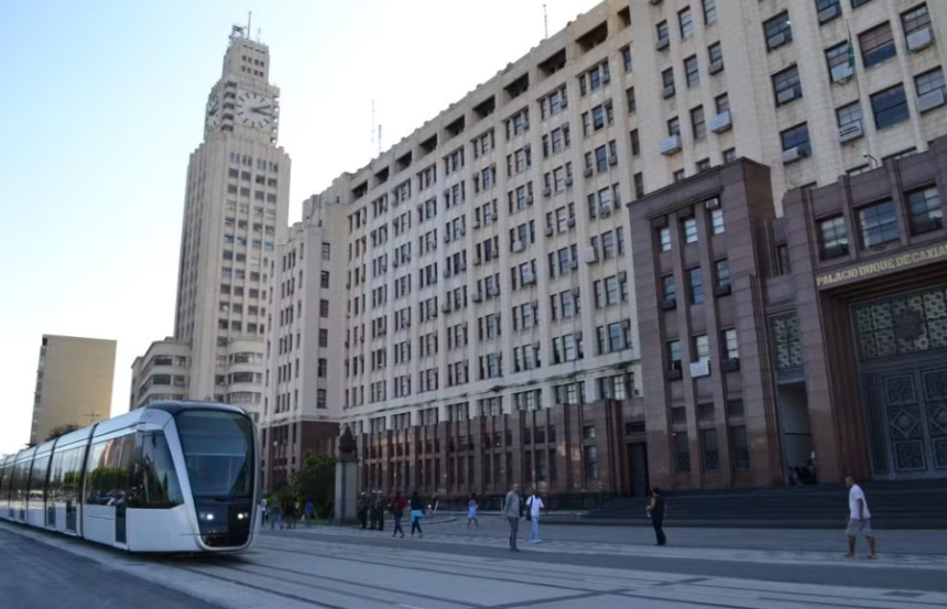 Embarque e desembarque de passageiros de VLT no ponto estava suspenso desde junho