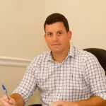 Prefeitura e Câmara de Petrópolis recorrem para liberar aumento de 70% nos salários do prefeito, vice e secretários