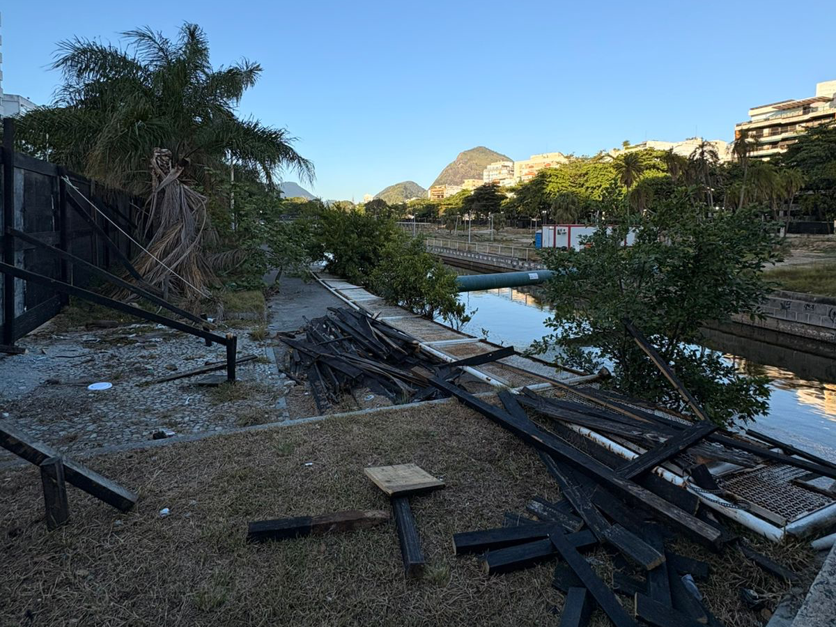 Jardim de Alah ganha tapumes três meses antes da obra; instalação antecipada aumenta insegurança e reduz vagas para estacionamento em época de comércio lotado 62 image 14 edited