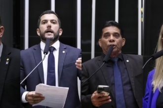 Deputados federais gastaram cerca de 25% da cota parlamentar com locadoras de carros e combustível