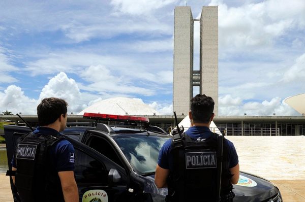 Lula sanciona lei que autoriza porte de arma para policiais legislativos das assembleias estaduais