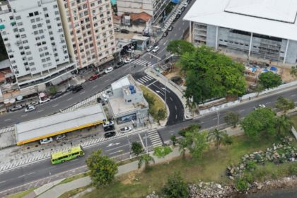 Nova via fica entre um posto de combustíveis e o Parque Esportivo da Concha Acústica - Foto: Leonardo Simplício/Prefeitura de Niterói