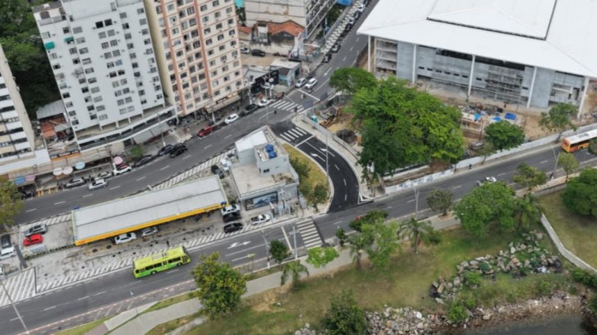 Nova via fica entre um posto de combustíveis e o Parque Esportivo da Concha Acústica - Foto: Leonardo Simplício/Prefeitura de Niterói