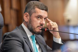 O ministro Alexandre de Moraes já autorizou a soltura de Rodrigo Bacellar, que foi aprovada pelos deputados da Alerj.