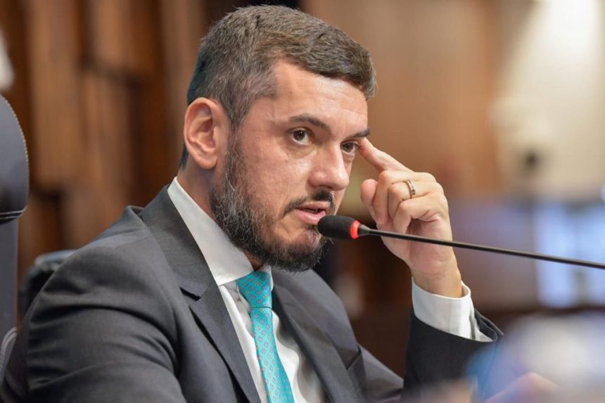 O ministro Alexandre de Moraes já autorizou a soltura de Rodrigo Bacellar, que foi aprovada pelos deputados da Alerj.