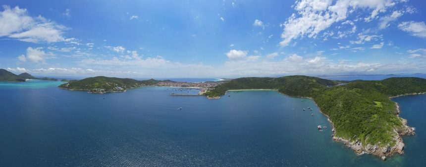 Vista aérea da Reserva Extrativista Marinha de Arraial do Cabo