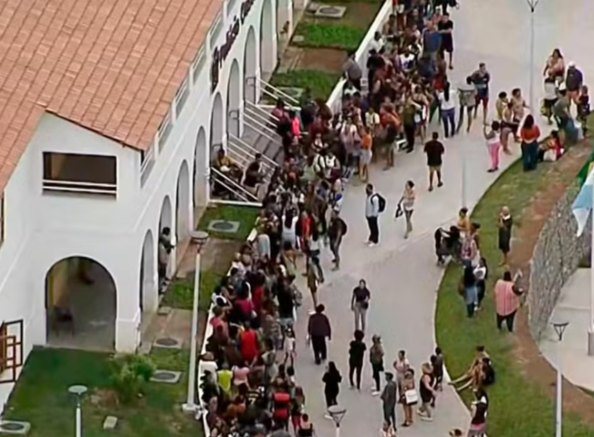 Apesar da confusão e das vagas esgotadas, Prefeitura prometeu atender todos os presentes no Parque Oeste