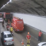 Acidente entre carro e moto provoca a interdição do Túnel Santa Bárbara