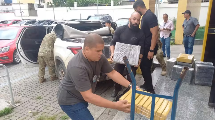 Polícia Civil e Polícia Rodoviária Federal apreenderam duas toneladas de maconha em Duque de Caxias