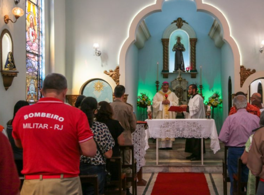 Governo do Rio autoriza novo concurso para oficial capelão do Corpo de Bombeiros