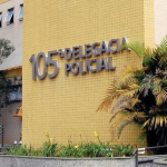 Delegacia de Petrópolis, 105ª DP, para onde suspeito por tráfico foi levado