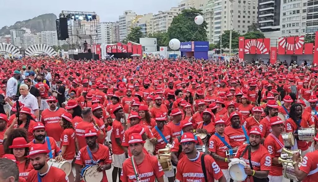 Superbateria na Carnaval Fan Fest, em Copacabana