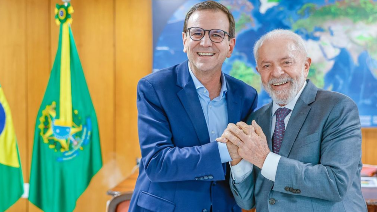 Militantes do PT se dividem nas redes após nota da executiva estadual que reforça apoio a Eduardo Paes e desautoriza candidatura própria de André Ceciliano.