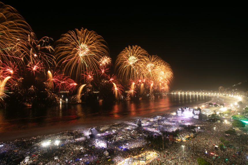 Queima de fogos teve 12 minutos em Copacabana com pouca fumaça
