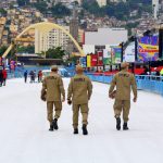 Corpo de Bombeiros inicia pente-fino e notifica 13 camarotes da Sapucaí