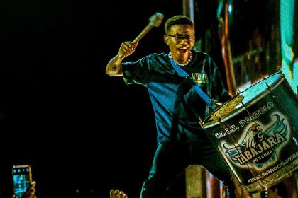 Yago Mumuzinho, ritmista da Portela, denunciou agressão de motorista de aplicativo na Zona Norte