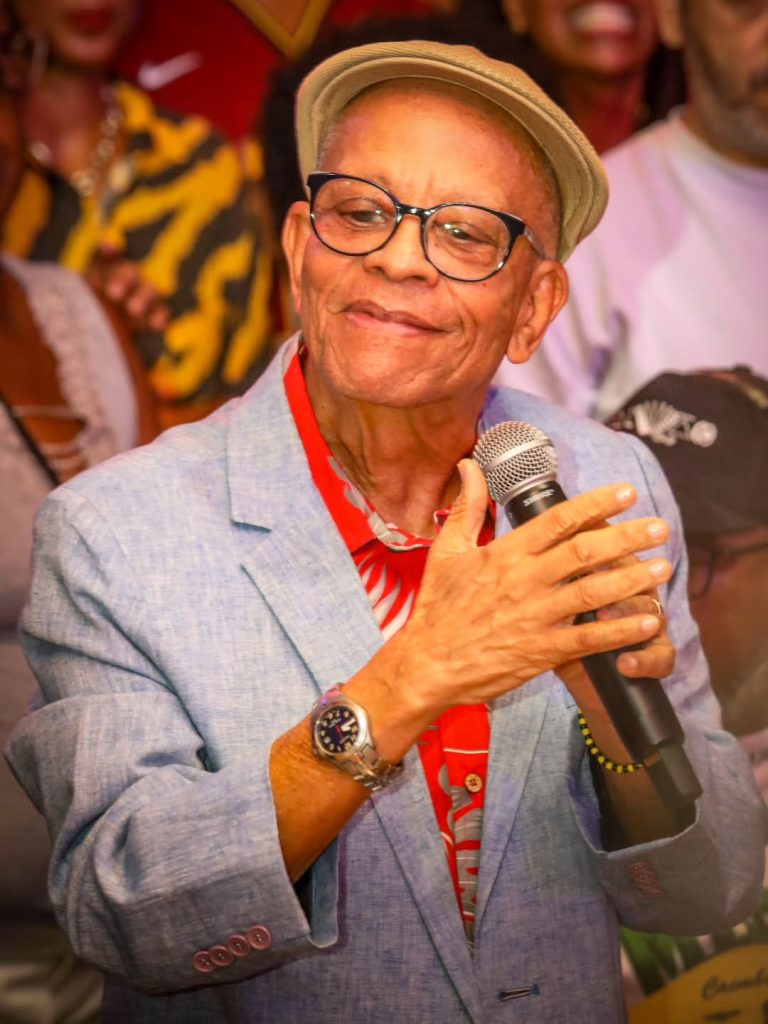 Bora lá: fim de semana tem despedida das árvores de Natal, samba de graça e exposição em homenagem a Maurício de Sousa 62 Nei Lopes se apresenta no samba do André Diniz neste fim de semana