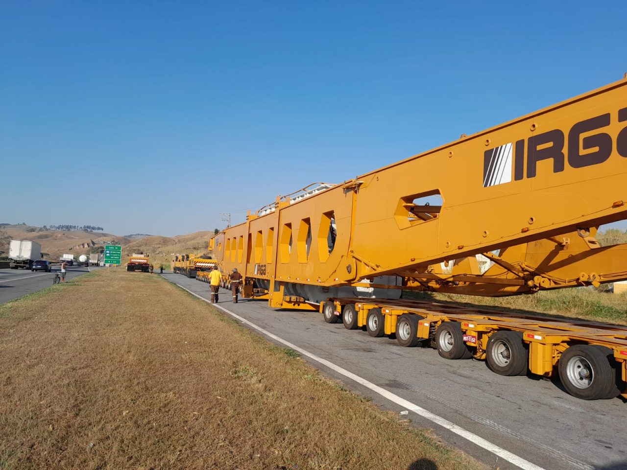 Passagem de carga com 106 metros de comprimento interdita Serra das Araras no domingo (11) 61 Transporte de carga com 106 metros de comprimento vai interditar a Serra das Araras entre o domingo e a segunda-feira
