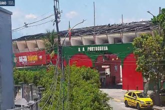 Câmera da Prefeitura monitora o entorno do estádio da Portuguesa, na Ilha do Governador, que disputa o Campeonato Carioca