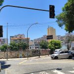 Sinais de trânsito apagados no cruzamento da rua Tenente Possolo e da Avenida Henrique Valadares, no Centro