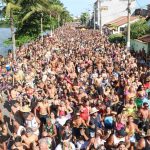 Foliões ocupam as ruas de Saquarema em 40 blocos que, agora, receberão ajuda de custo e apoio logístico da prefeitura.