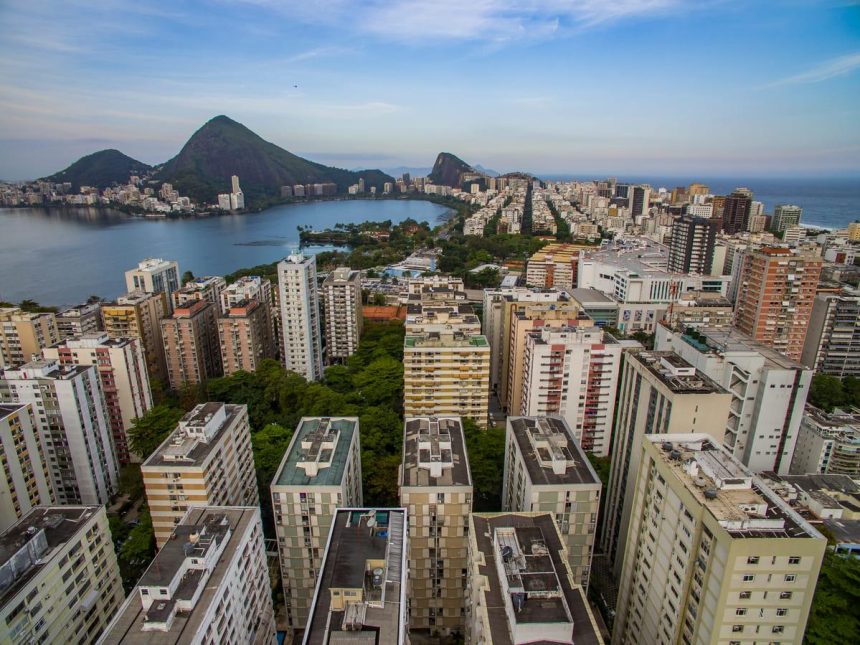 Rio tem o segundo maior aumento nas taxas de condomínio e a Zona Sul é uma das regiões que puxaram a subida