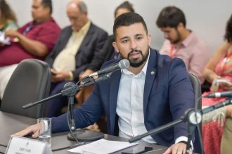 O julgamento do deputado estadual Yuri Moura (PSOL), em processo criminal movido pelo governador Cláudio Castro (PL), foi marcado para esta segunda-feira (26)