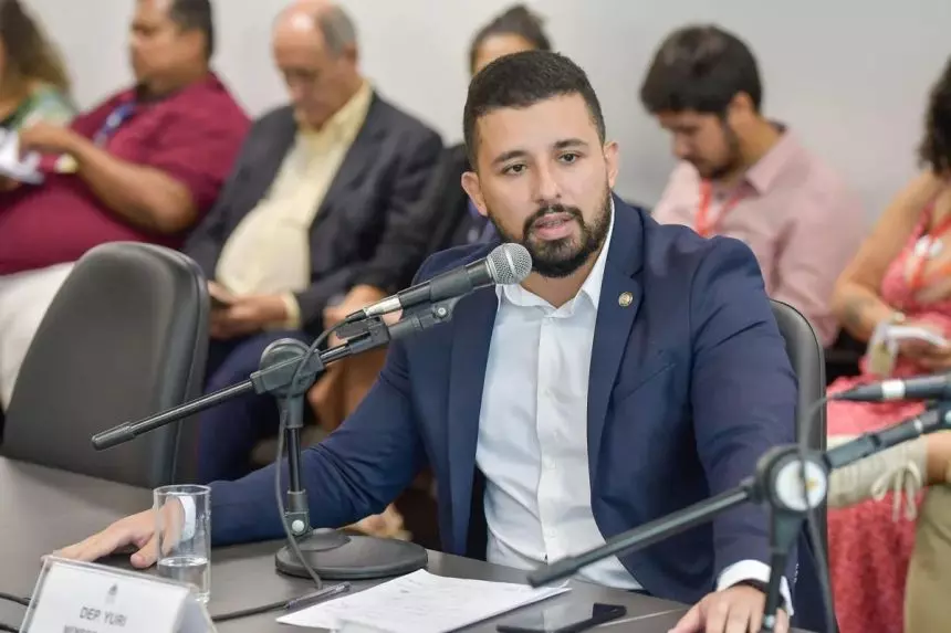 O julgamento do deputado estadual Yuri Moura (PSOL), em processo criminal movido pelo governador Cláudio Castro (PL), foi marcado para esta segunda-feira (26)