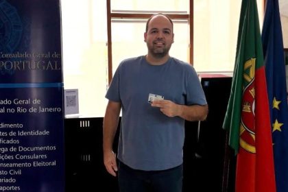 Bruno Kazuhiro, que está prestes a deixar o Novo, votando nas eleições portuguesas, quando declarou voto no candidato do partido Iniciativa Liberal