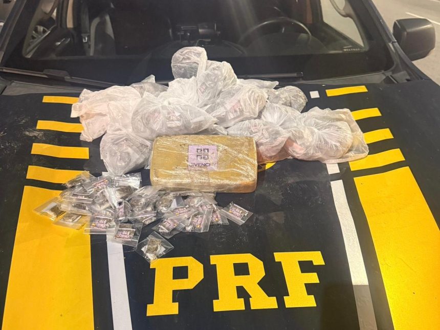 Motorista arremessou bolsa de drogas pela janela antes da abordagem em Niterói