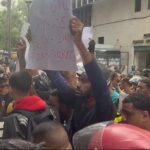 Motociclistas de aplicativo e motoboys realizam protesto na Alerj após morte de dois entregadores em menos de uma semana